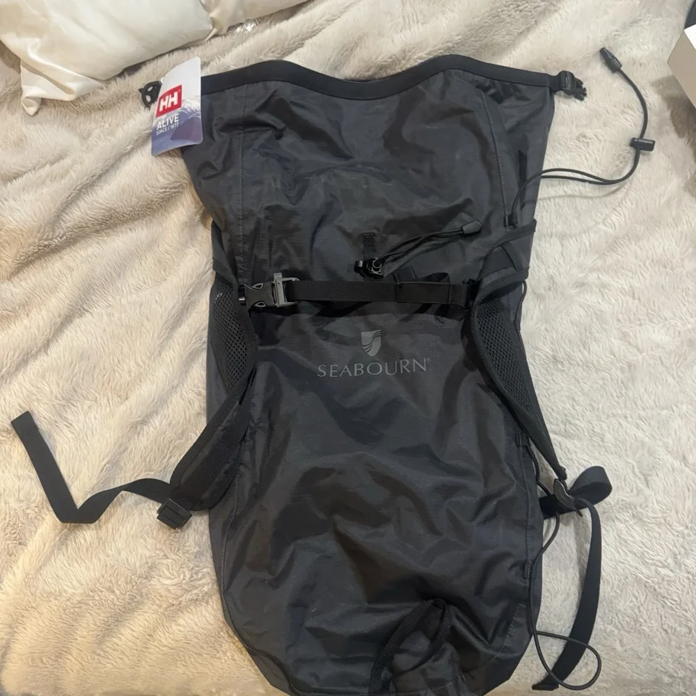 Helly Hansen Seabourn Black Waterproof Roll Top Dry Bag Backpack NWT